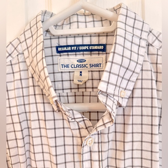 Medium, Old Navy, casual fit, white and brown checkered long sleeve button down - Picture 1 of 3